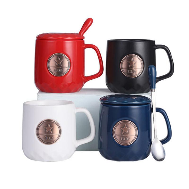 Star Metal Badge 400ml keramisk kaffekrus med lokk og skje